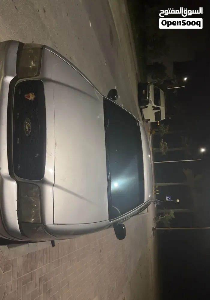 Ford Crown Victoria 2006 photo 2