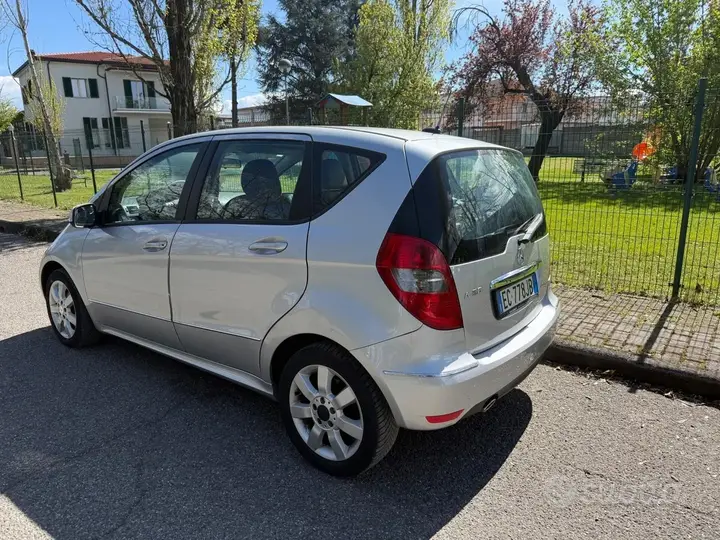 Mercedes-Benz A-Class 2009 photo 4