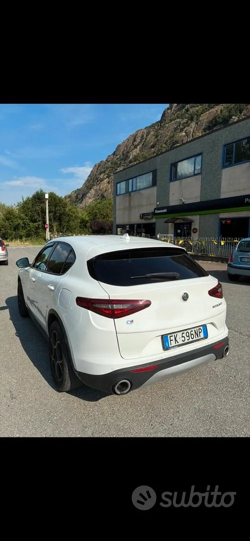 Alfa Romeo Stelvio 2017 photo 2