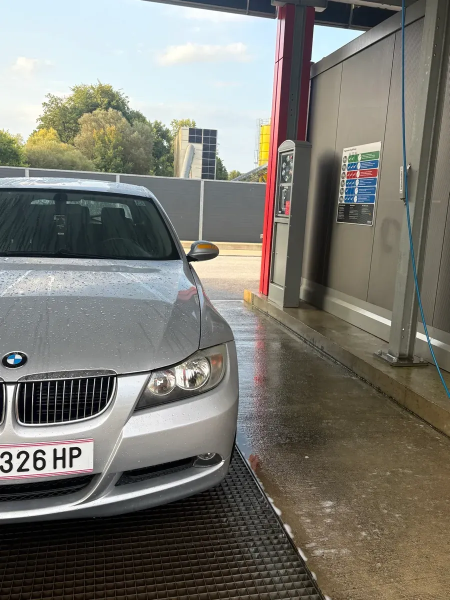 BMW 3 Series 2008 photo 2