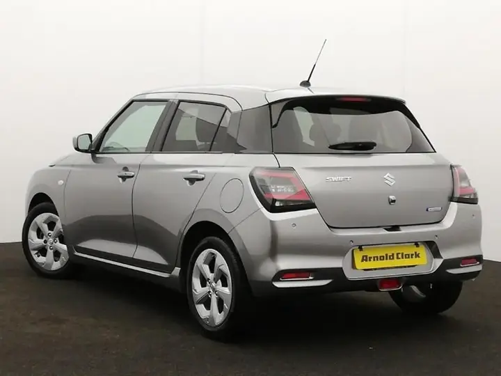 Suzuki Swift 2024 photo 2
