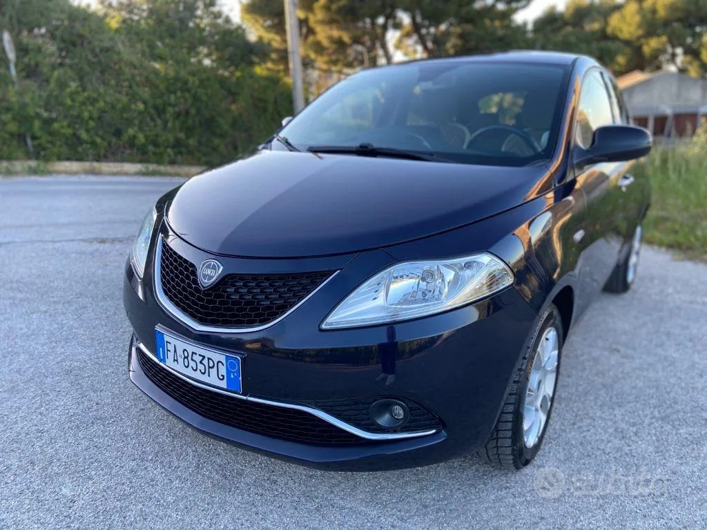 Lancia Ypsilon 2015 photo 2