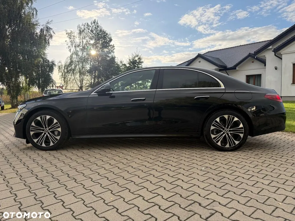 Mercedes-Benz E-Class 2024 photo 2