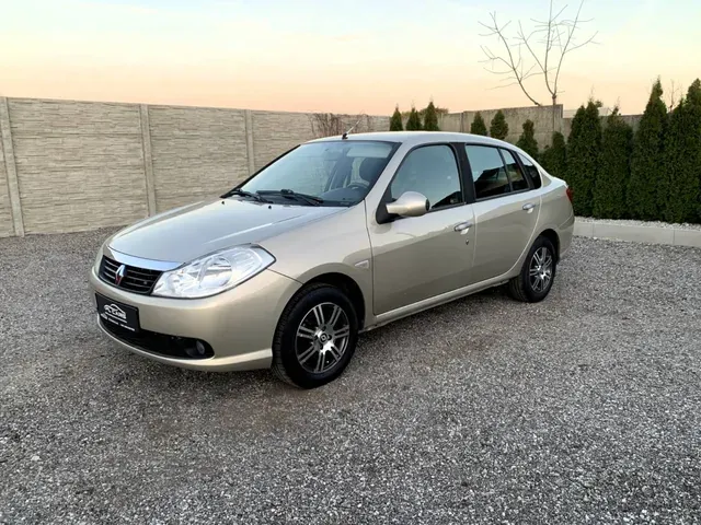 Renault Thalia 2009 photo 2