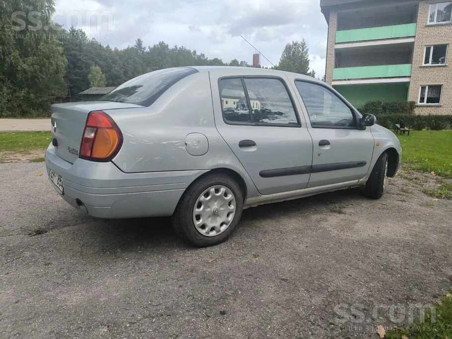 Renault Clio 2001 photo 2