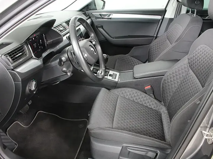 Skoda Superb 2023 photo 3