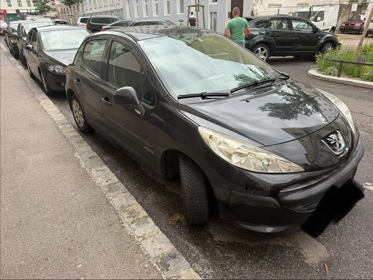 Peugeot 207 2008 photo 3