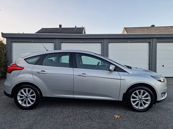 Ford Focus 2015 photo 2