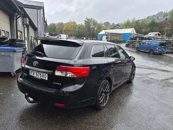 Toyota Avensis 2012 photo 4