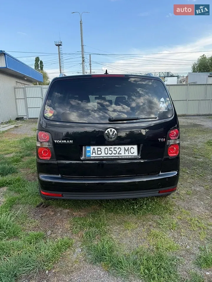 Volkswagen Touran 2010 photo 5