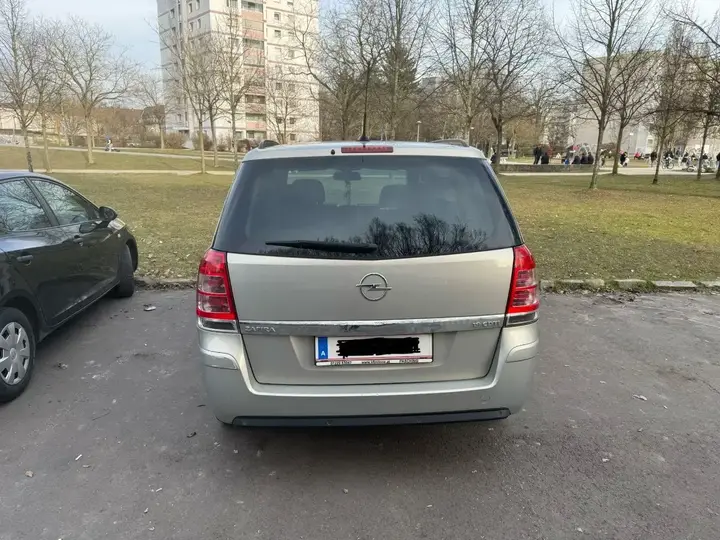 Opel Zafira 2010 photo 3