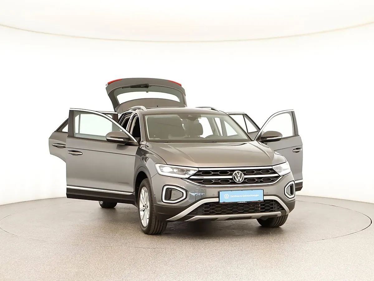 Volkswagen T-Roc 2023 photo 2
