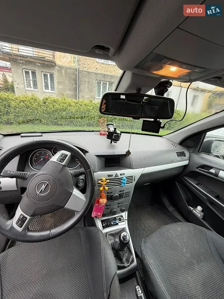 Opel Astra 2009 photo 5