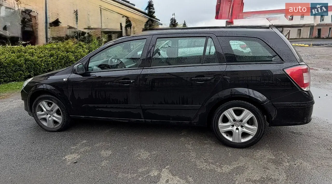 Opel Astra 2009 photo 3