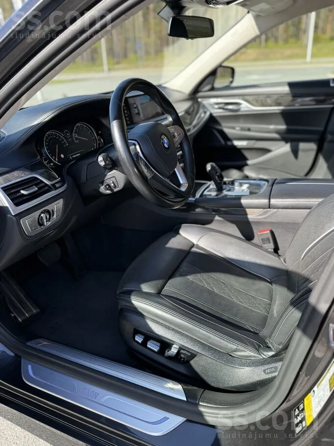 BMW 750I 2018 photo 4