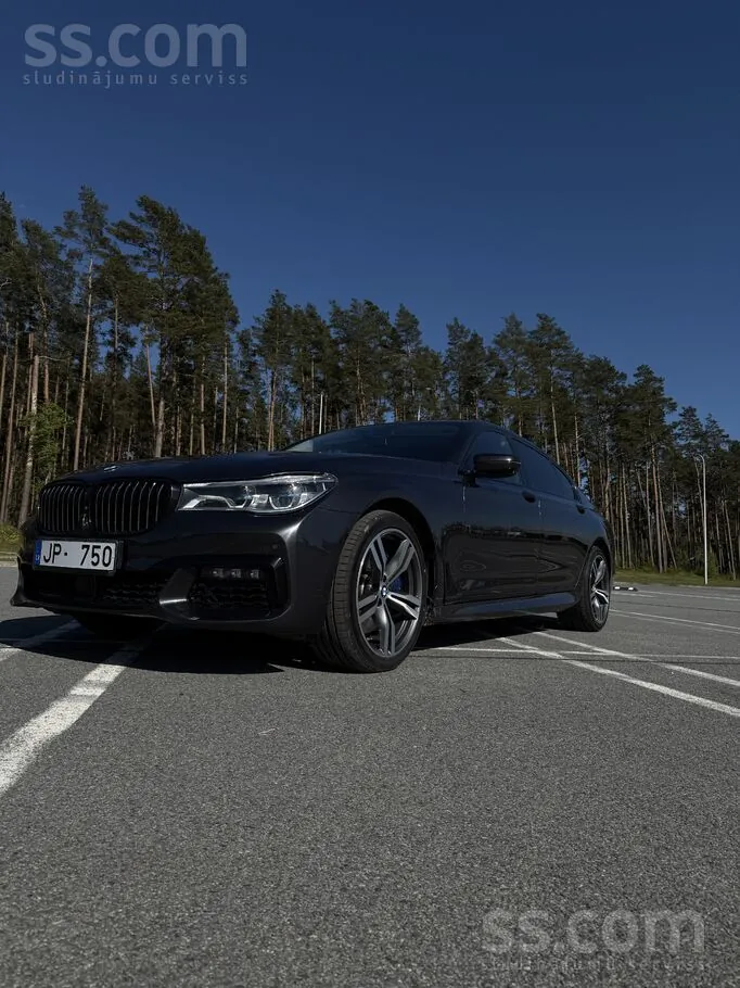 BMW 750I 2018 photo 2