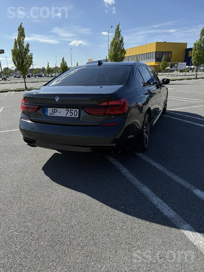 BMW 750I 2018 photo 3