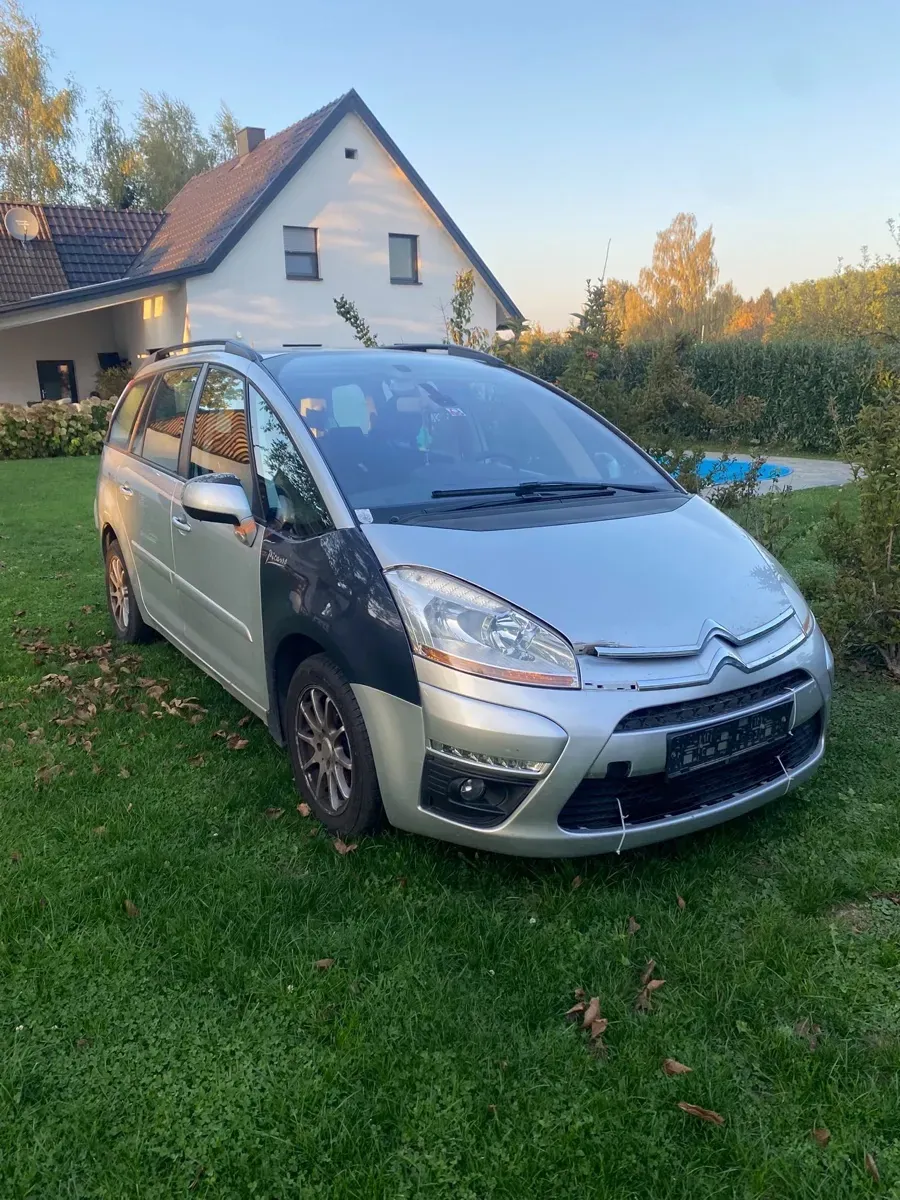 Citroen C4 Picasso 2011 photo 2