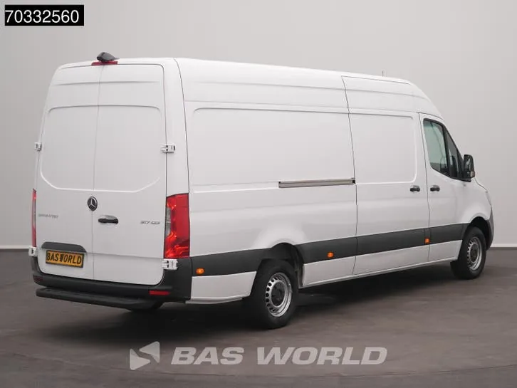 Mercedes-Benz Sprinter 2023 photo 2