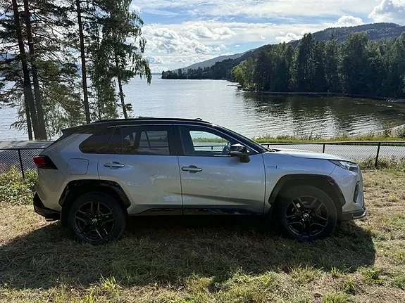 Toyota Rav4 2023 photo 3