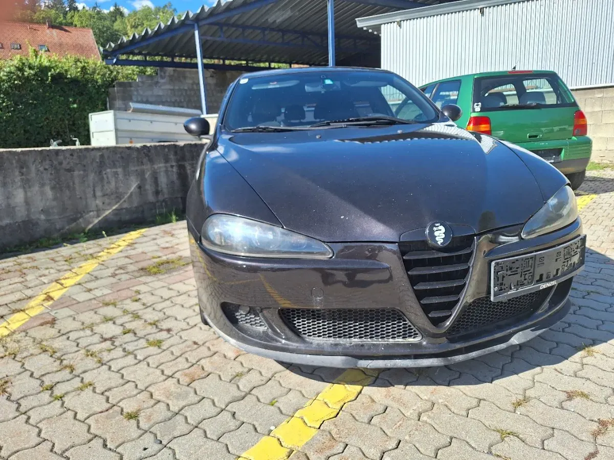 Alfa Romeo 147 2003 photo 2