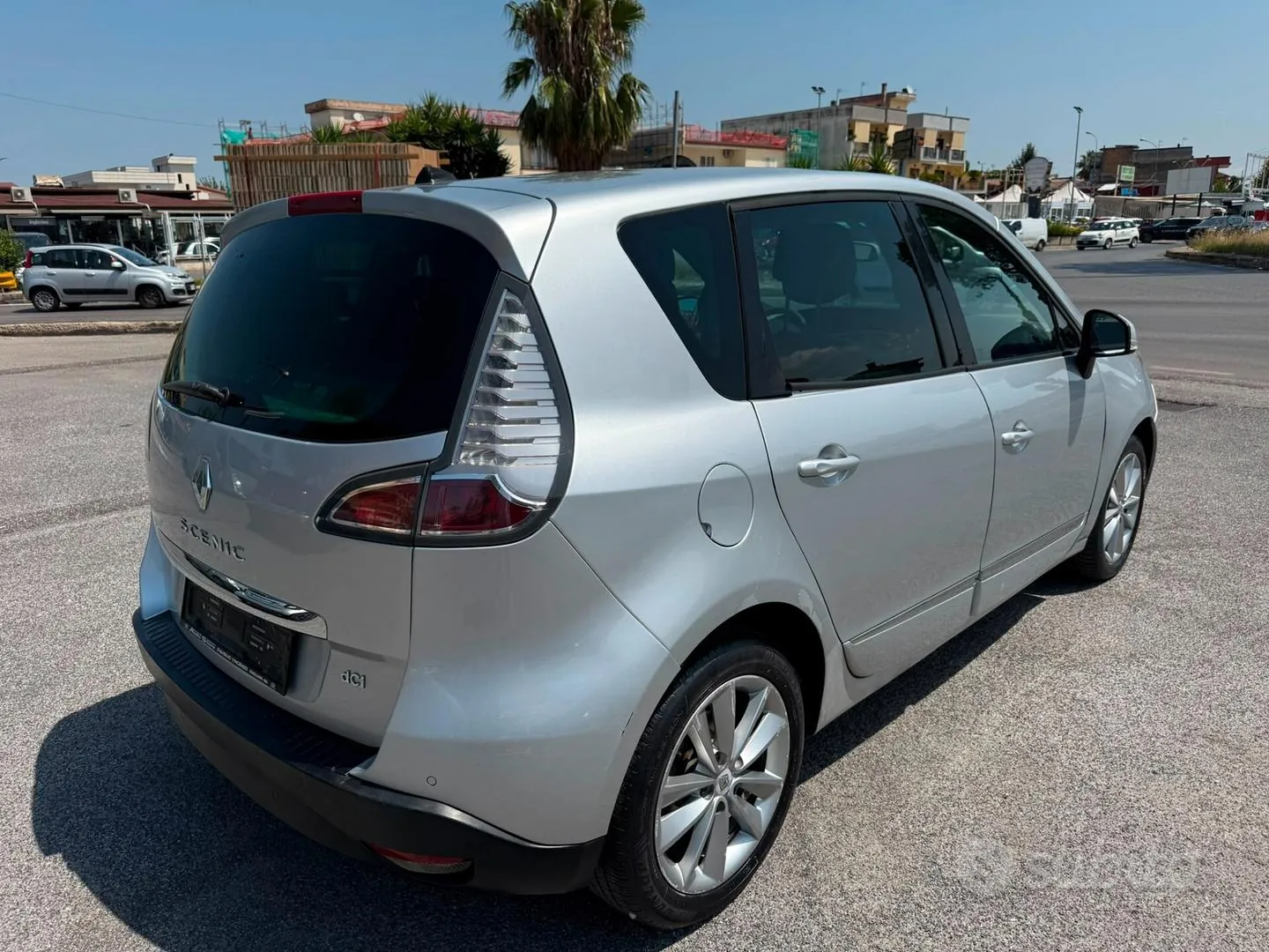 Renault Scenic 2012 photo 3
