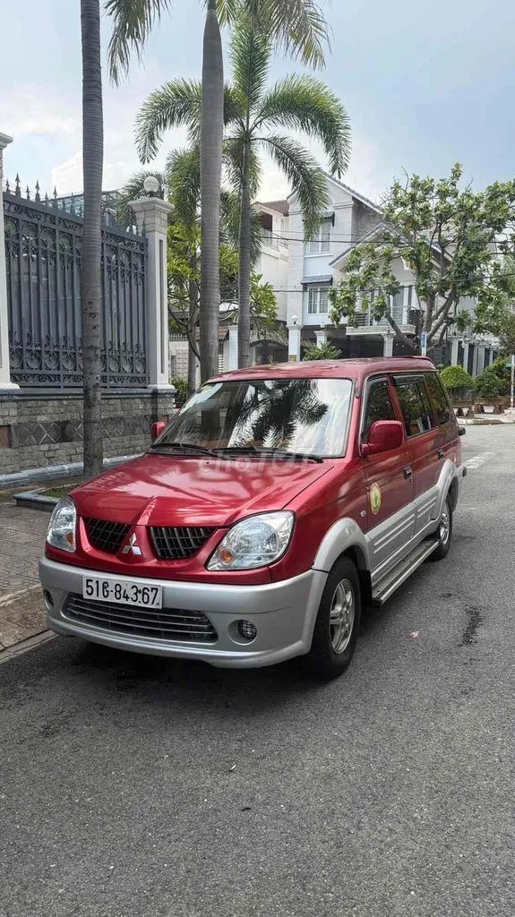 Mitsubishi Jolie