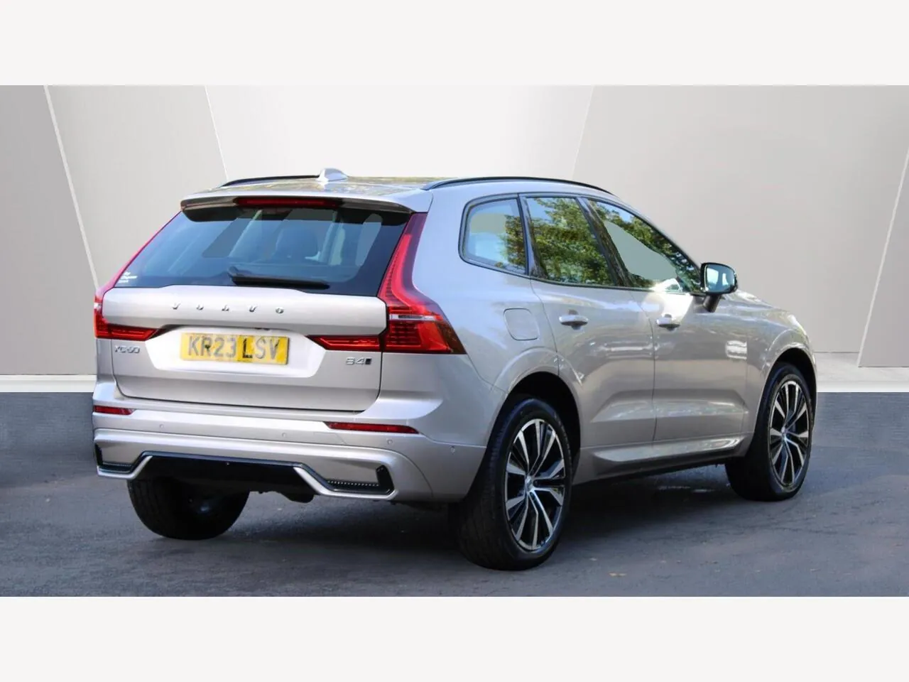Volvo Xc60 2023 photo 2