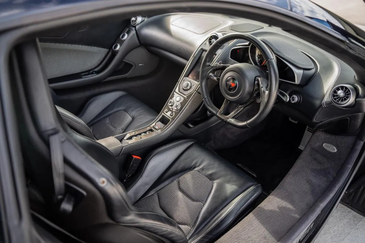 Mclaren 12C 2012 photo 3