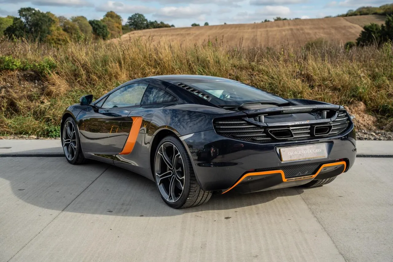 Mclaren 12C 2012 photo 2