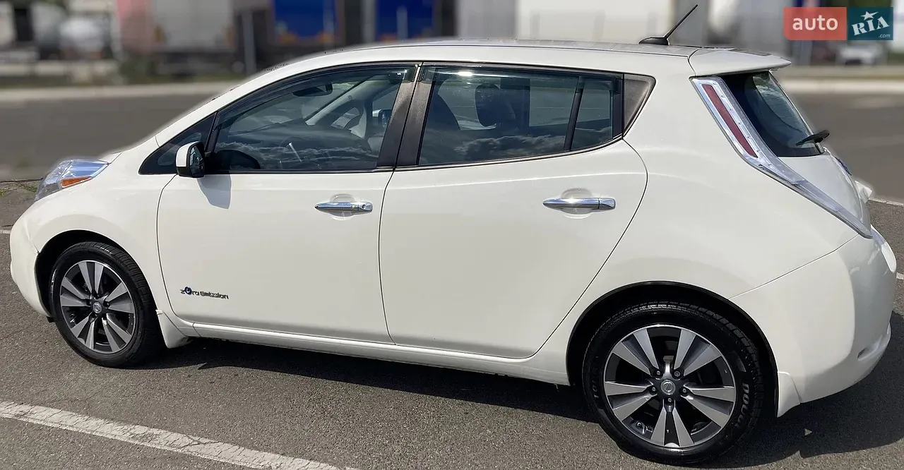 Nissan Leaf 2015 photo 4