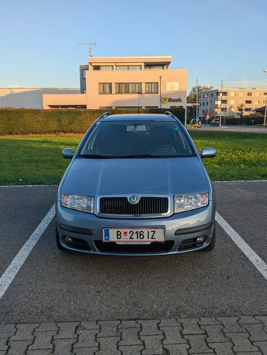 Skoda Fabia 2007 photo 2