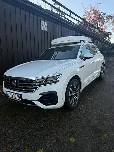 Volkswagen Touareg 2019 photo 2