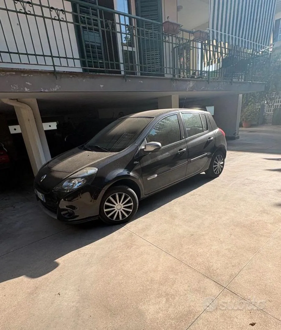 Renault Clio 2010 photo 4