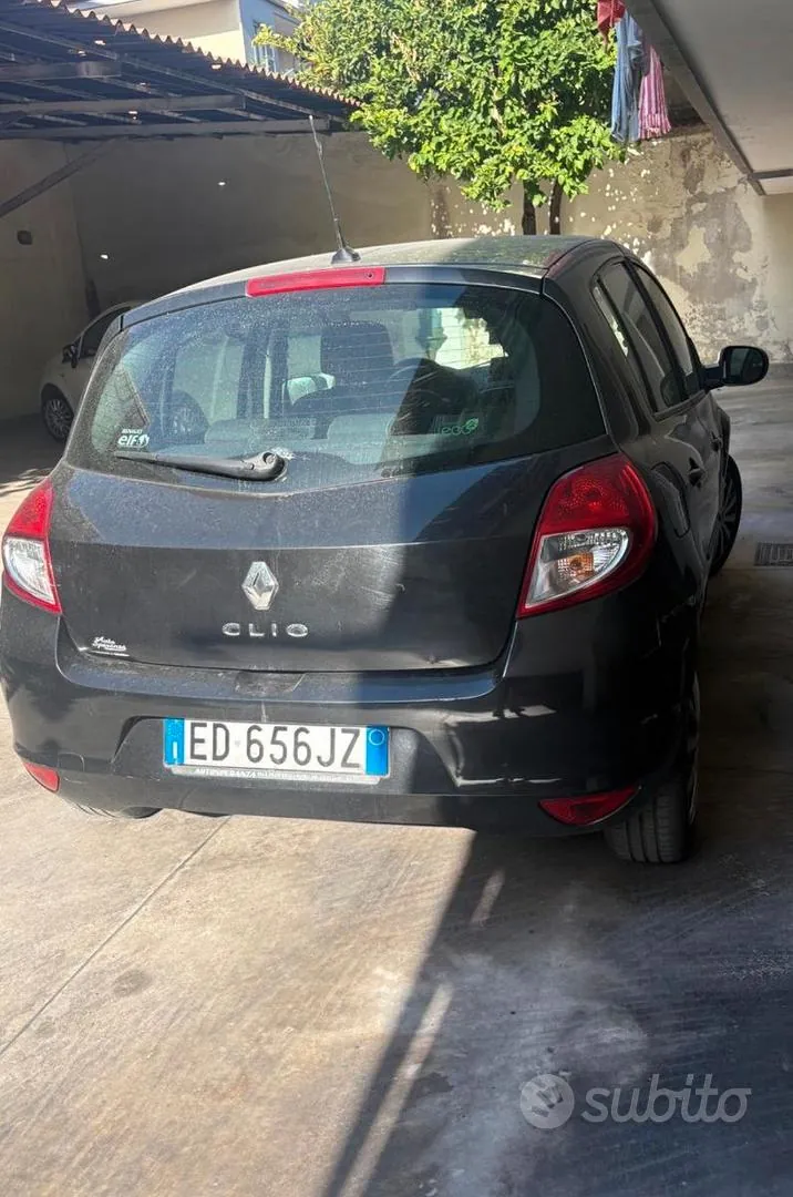 Renault Clio 2010 photo 5