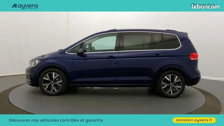 Volkswagen Touran 2023 photo 2