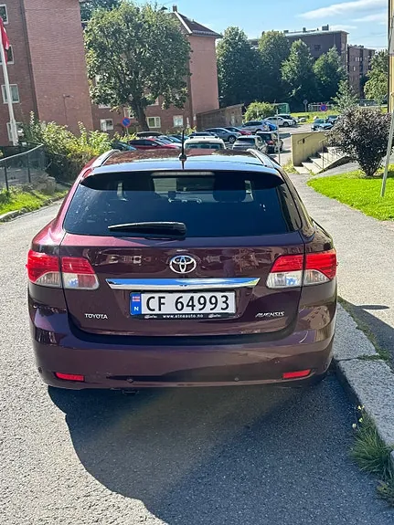Toyota Avensis 2012 photo 3