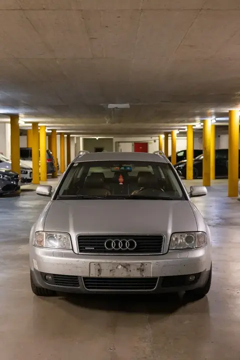 Audi A6 Avant Quattro 2003 photo 2