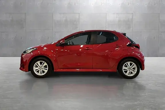 Toyota Yaris 2023 photo 2