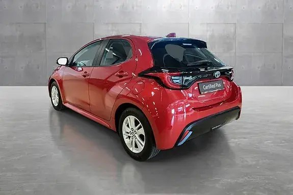 Toyota Yaris 2023 photo 3