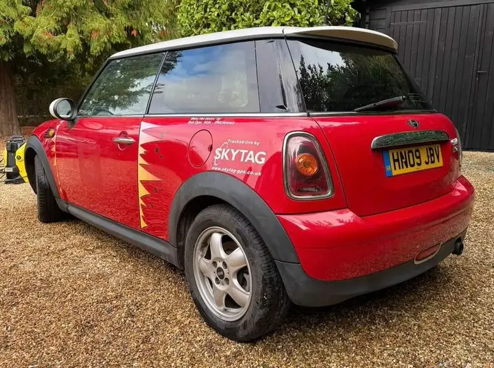 Mini Hatch 2009 photo 4