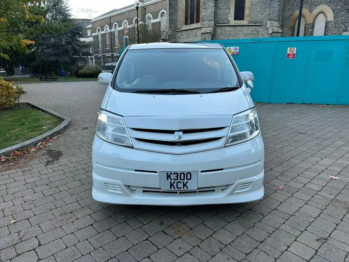 Toyota Alphard 2022 photo 2