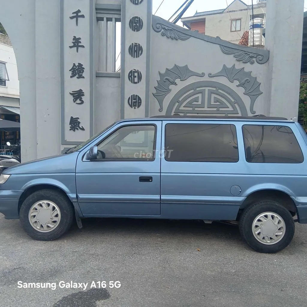 Dodge Grand Caravan 1996 photo 4
