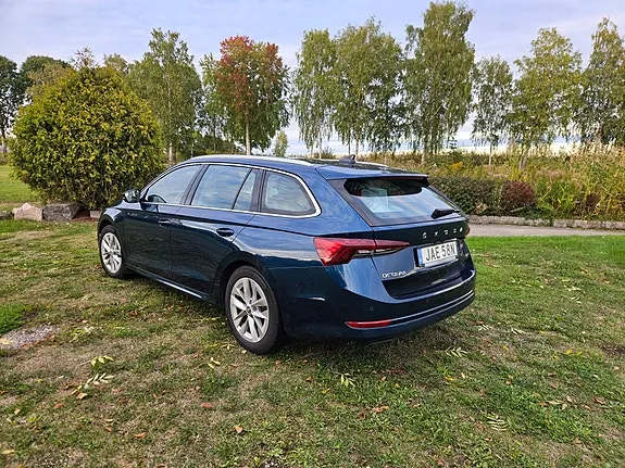 Skoda Octavia 2023 photo 2