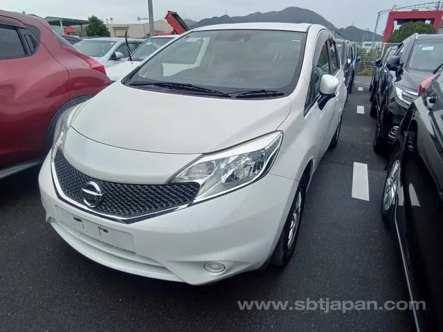 Nissan Note X 2015 photo 2