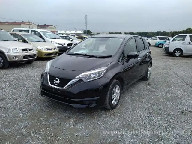 Nissan Note X 2018 photo 2
