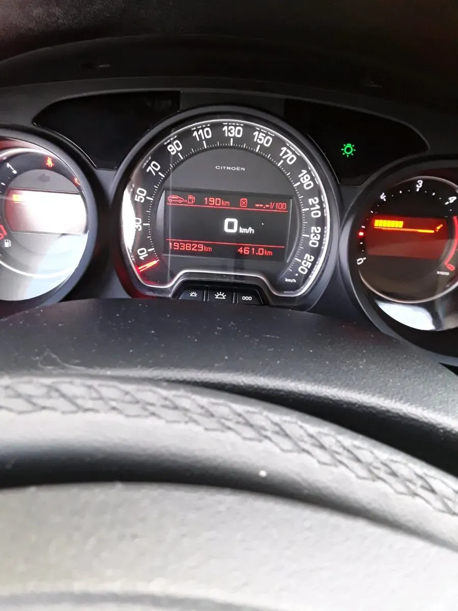 Citroen C5 2011 photo 2