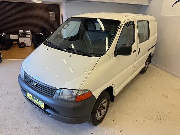 Toyota Hiace 2006 photo 2