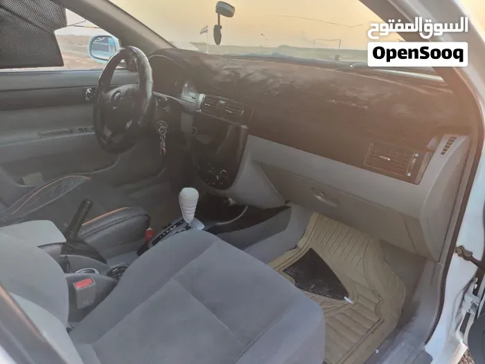 Chevrolet Optra 2011 photo 4
