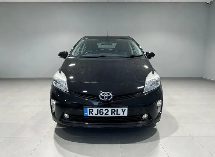 Toyota Prius 2013 photo 2